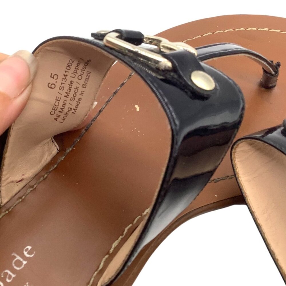 Kate Spade Cece Thong Sandals 6.5 Silver Logo Hardware Flat Flip Flops Neutral - Picture 6 of 6
